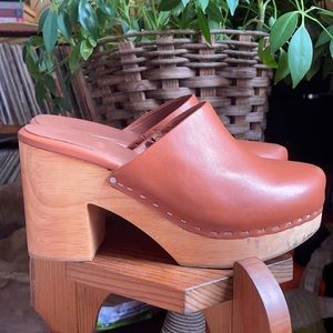 Charlotte Stone Marlo Clog